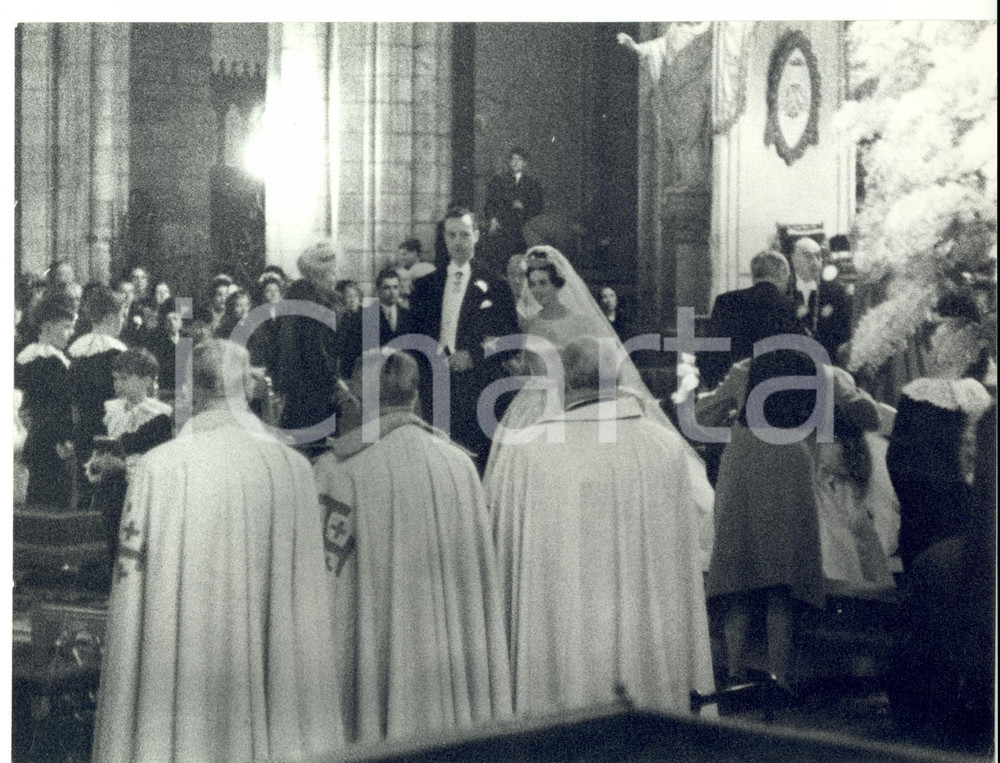Fotografia d epoca originale 1960 PARIS Mariage Edouard LOBKOWICZ FranÃ§oise de BOURBONPARME dans l Ã©glise 1