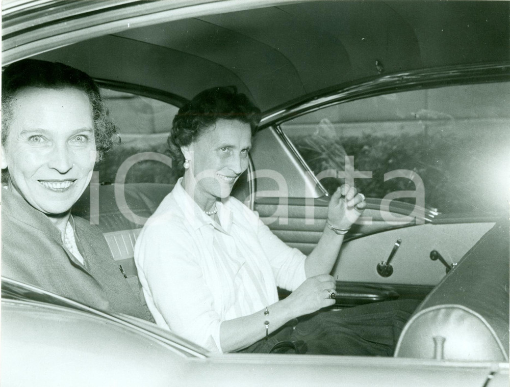 Fotografia d epoca originale 1965 ca PARIS Maria José di SAVOIA in auto con Marina di GRECIA Fotografia 1