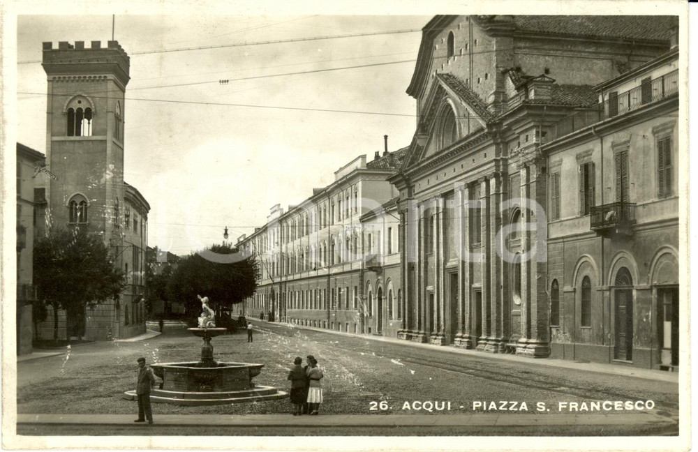 Cartolina originale da collezione 1941 ACQUI TERME AL Piazza SAN FRANCESCO con la chiesa ANIMATA FP NV 1