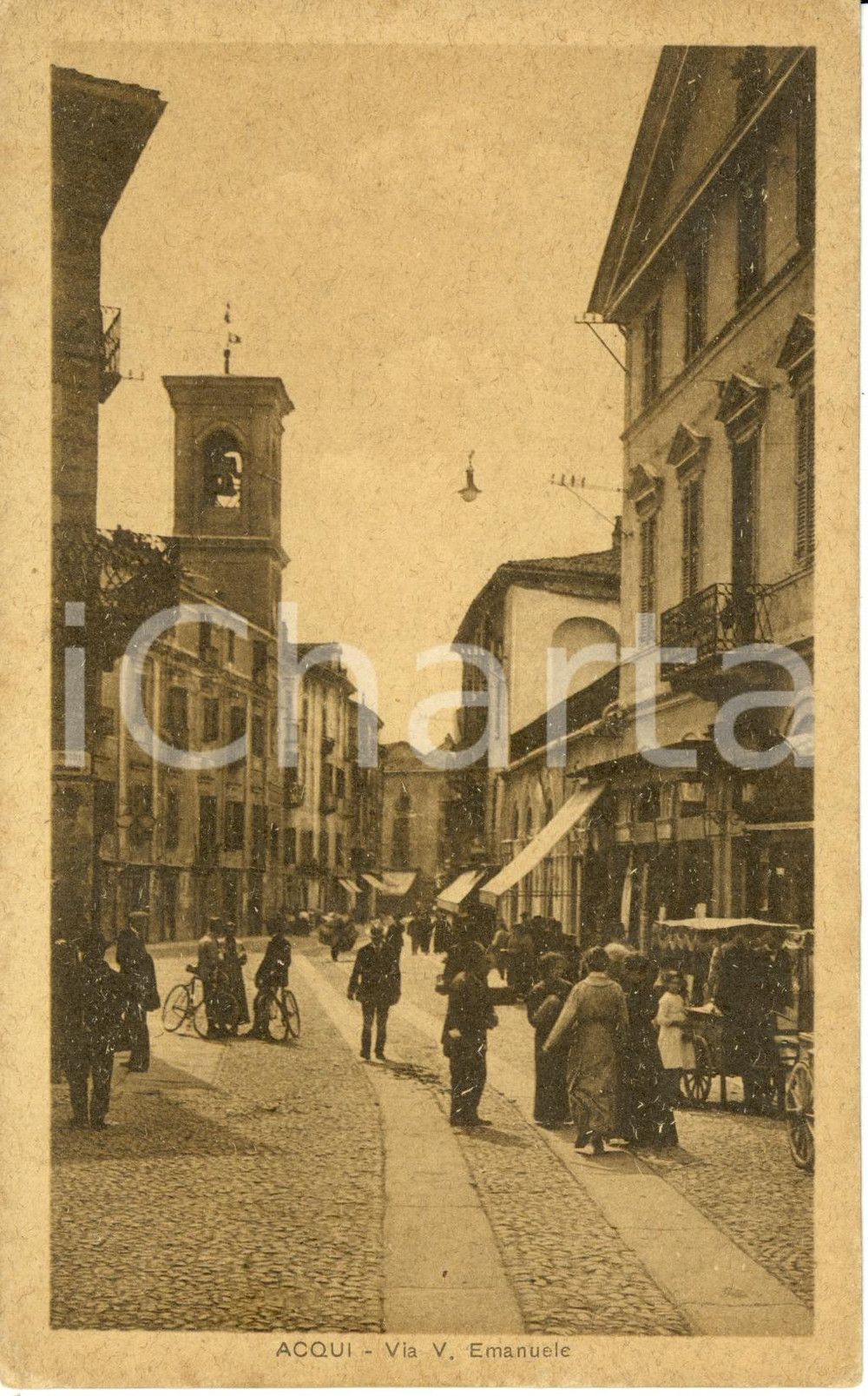 Cartolina originale da collezione 1930 ca ACQUI TERME AL Via Vittorio EMANUELE Cartolina ANIMATA  FP NV 1