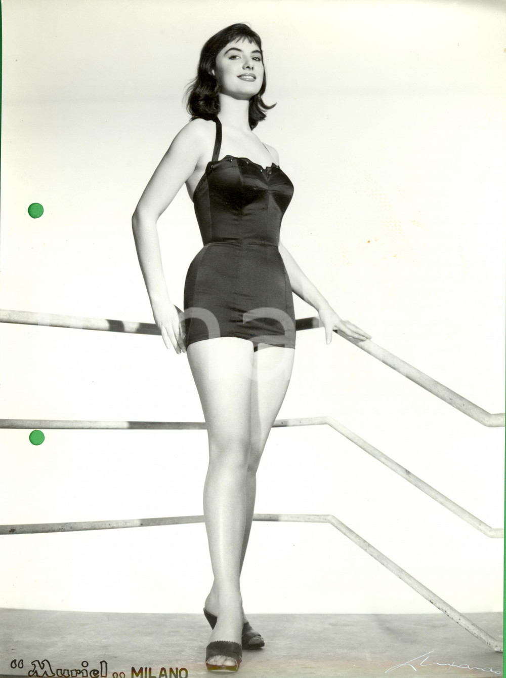 Fotografia d epoca originale 1960 ca MILANO MODA Costumi da bagno MURIEL Modella set navale Foto VINTAGE 1