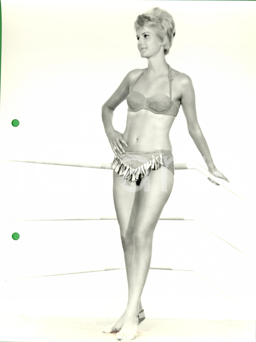 Fotografia d epoca originale 1960 ca MILANO MODA Modella con bikini a balconcino frange Foto LUXARDO VINTAGE 1