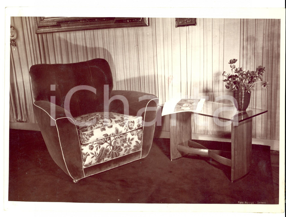 Fotografia d epoca originale 1950 SEVESO Mobili Fratelli BARNI Salotto con poltrona velluto Foto MODERNARIATO 1
