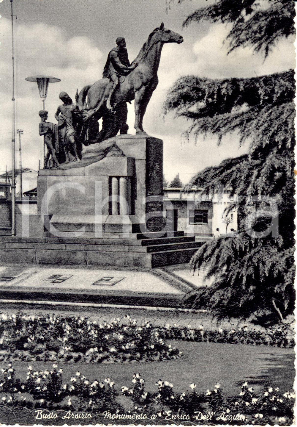 Cartolina originale da collezione 1960 ca BUSTO ARSIZIO VA Il monumento a Enrico DELL ACQUA Cartolina FG NV 1
