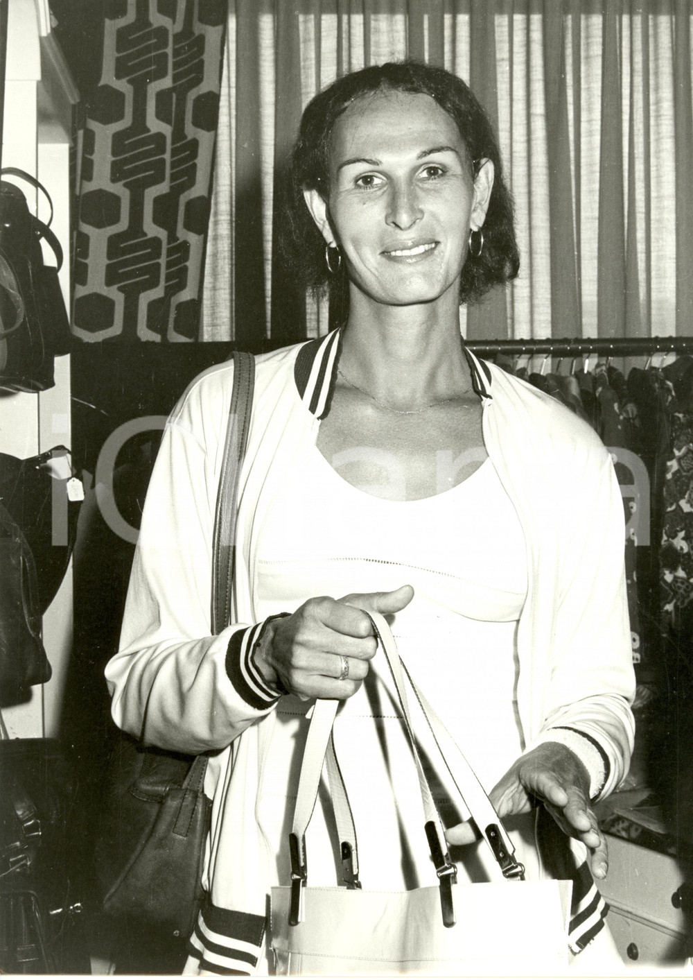 Fotografia d epoca originale 1980 circa TENNIS Renée RICHARDS in un camerino Fotografia 24 x 30 cm 1