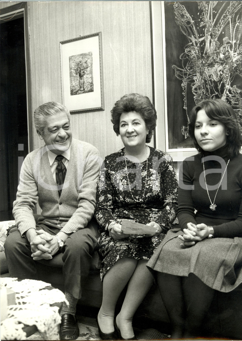 Fotografia d epoca originale 1980 ca ROMA TENNIS Campione Marcello DEL BELLO moglie e figlia Foto 24 x 30 cm 1