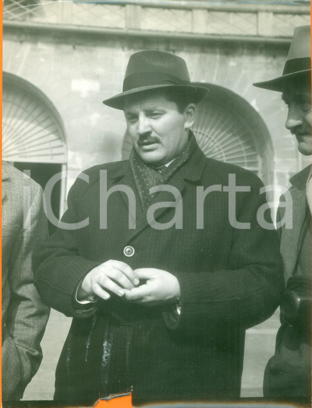 Fotografia d epoca originale 1963 MILANO Hugo RUSEVLJANIN allenatore PARTIZAN all Arena Foto DANNEGGIATA 1