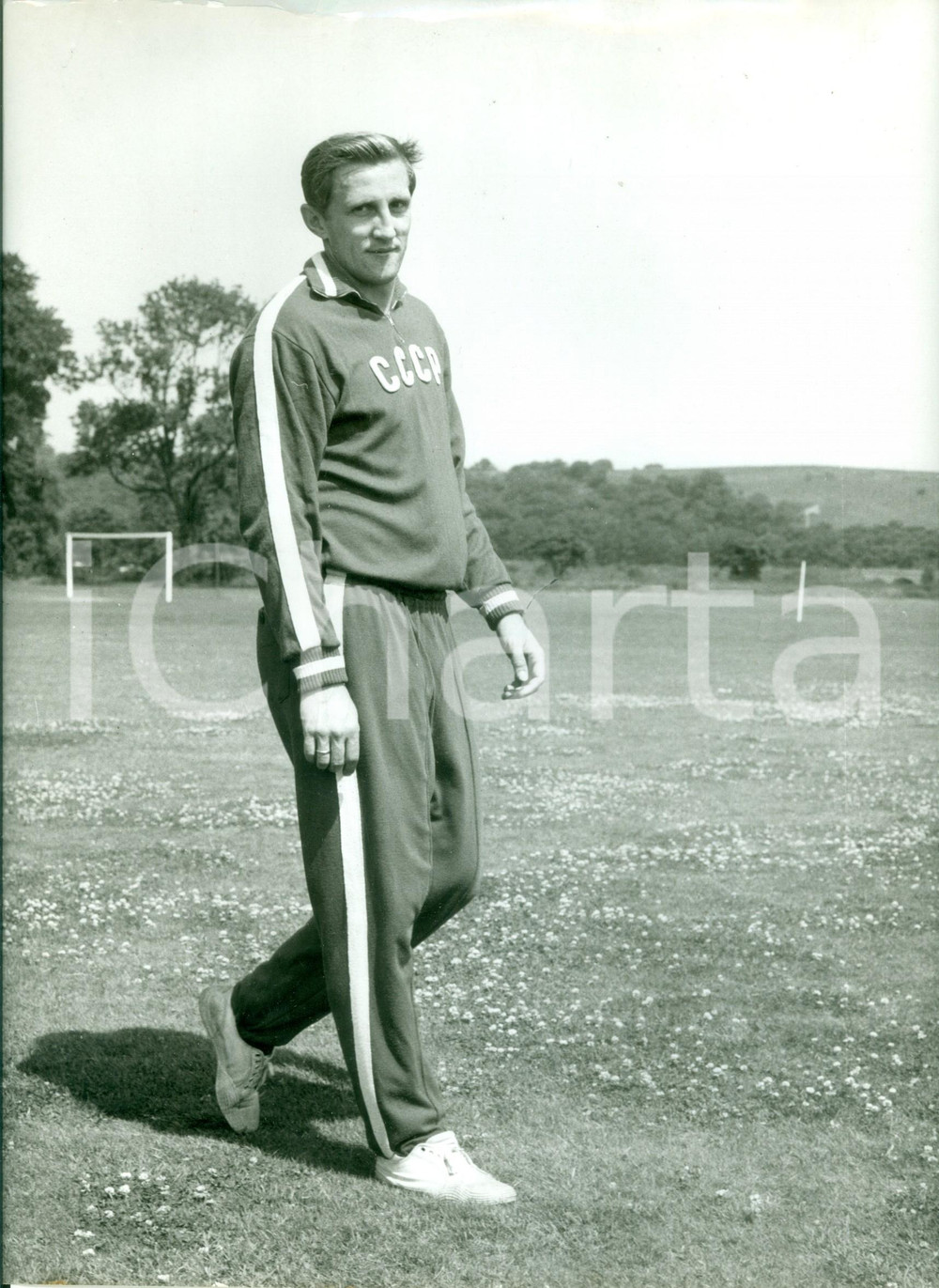 Fotografia d epoca originale 1980 ca RUSSIA CALCIO Calciatore Albert Alekseyevich SHESTERNYOV Foto cm 24 x 30 1