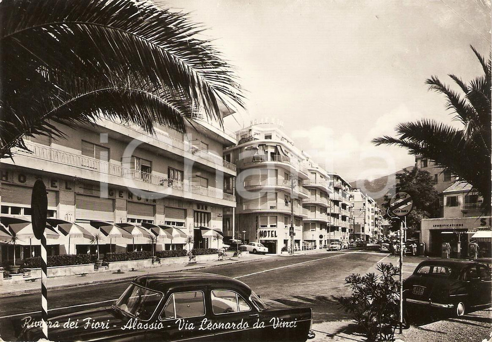 Cartolina originale da collezione 1969 ALASSIO SV Fermata AUTOLINEE SATI Via Da Vinci Hotel MAJESTIC Cartolina FG 1