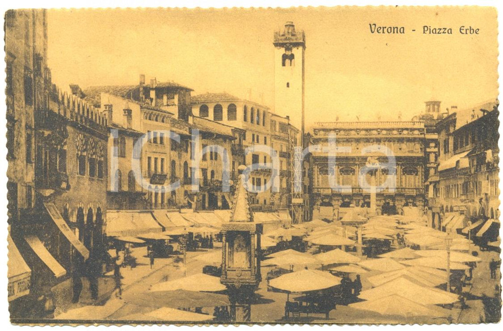 Cartolina originale da collezione 1920 ca VERONA Ombrelloni in Piazza delle ERBE Cartolina postale ANIMATA FP NV 1