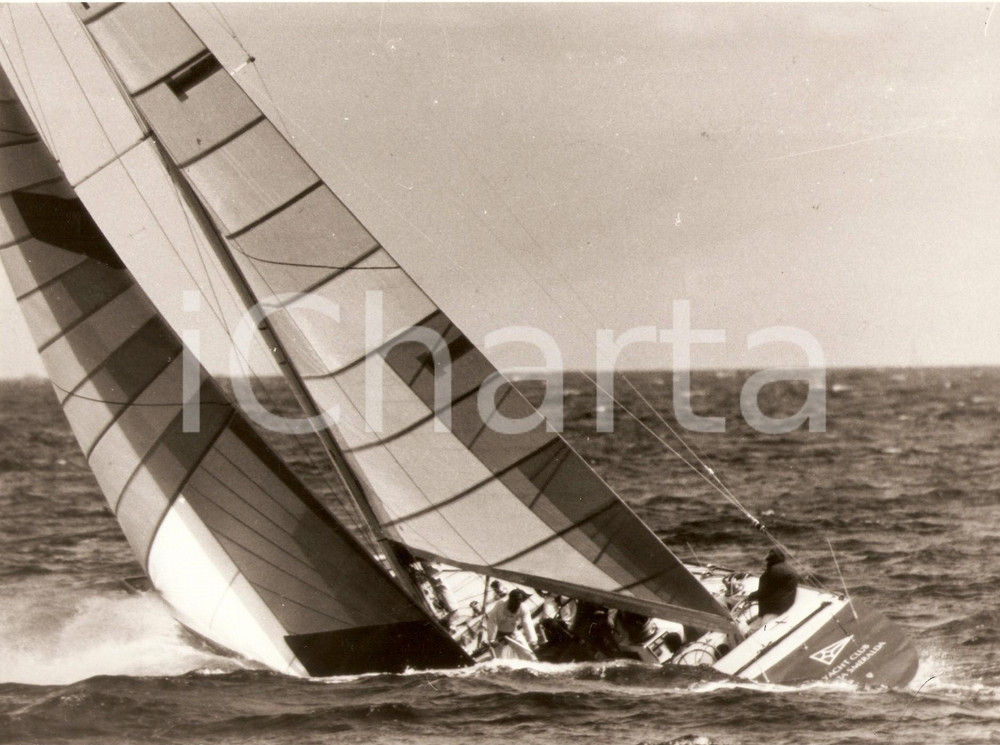 Fotografia d epoca originale 1983 NEWPORT USA Louis Vuitton Cup AZZURRA I4 in difficoltÃ  SAILING REGATTA 1