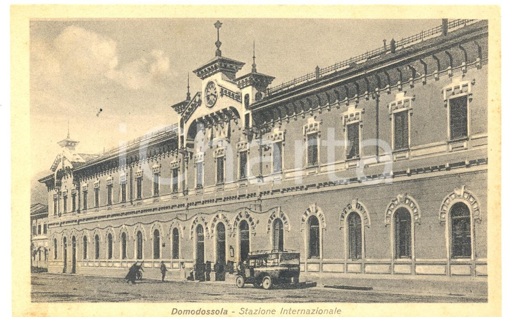 Cartolina originale da collezione 1920 ca DOMODOSSOLA VB Camionetta alla Stazione Internazionale ANIMATA FP NV 1