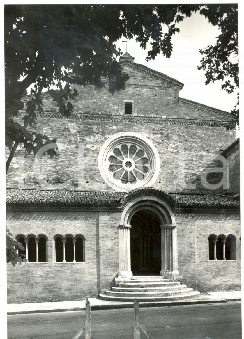 Cartolina originale da collezione 1955 ca TOLENTINO MC Abbazia SANTA MARIA DI CHIARAVALLE di FIASTRA FG NV 1