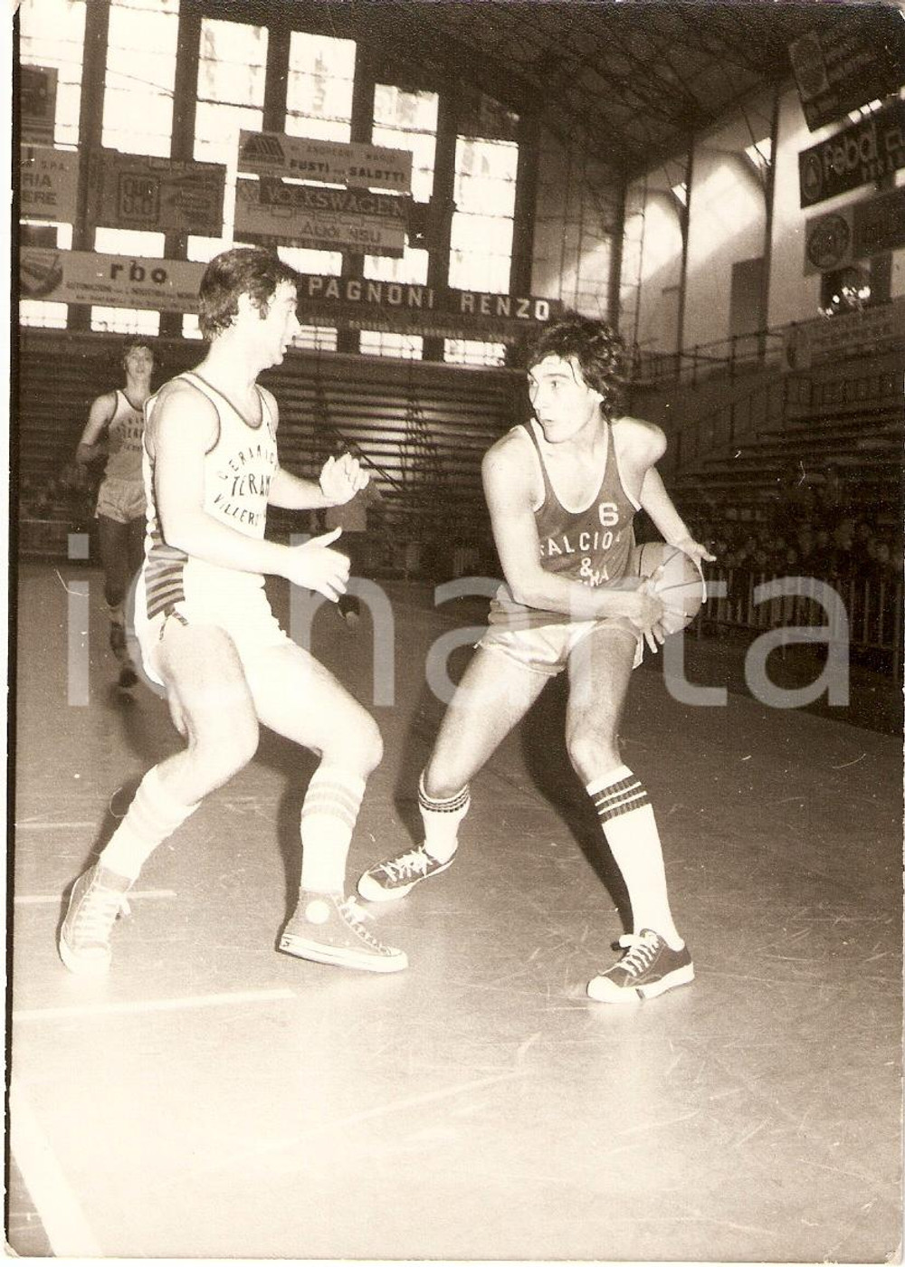 Fotografia d epoca originale 1980 ca PESARO Basket FALCIONI GUERRA  TERAMO Luca FISCALETTI Fotografia 1