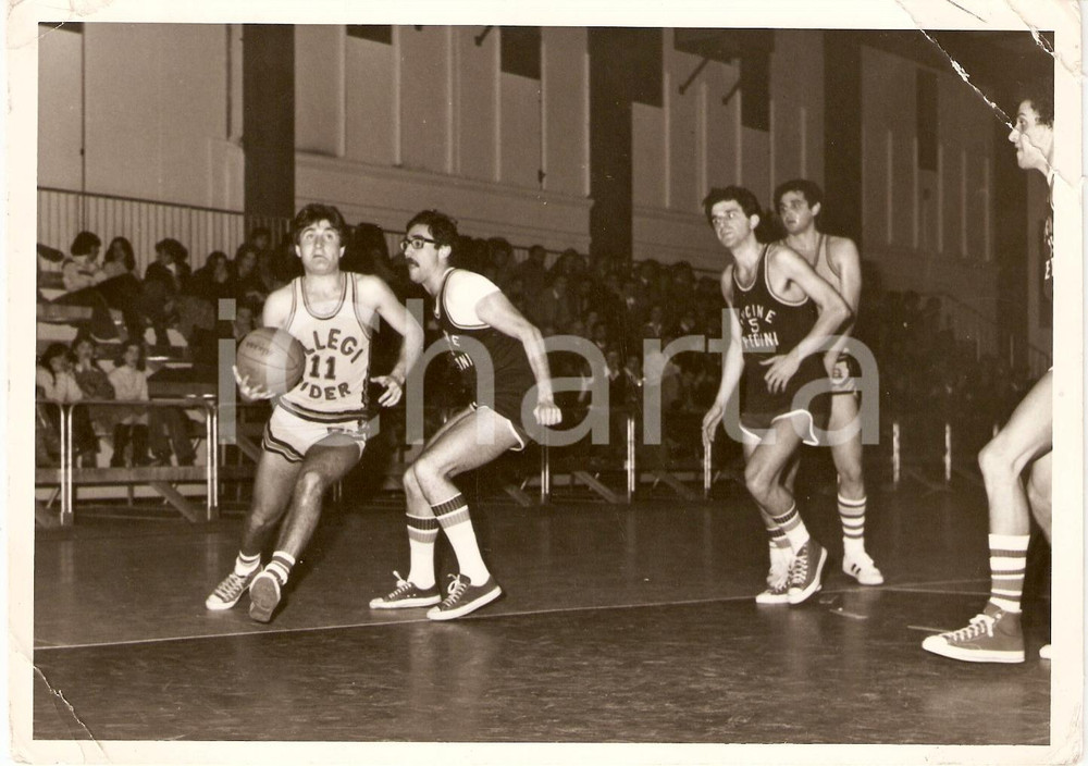Fotografia d epoca originale 1977 PESARO Pallacanestro Massimo TONUCCI va a canestro Cucine PEDINI Foto 1