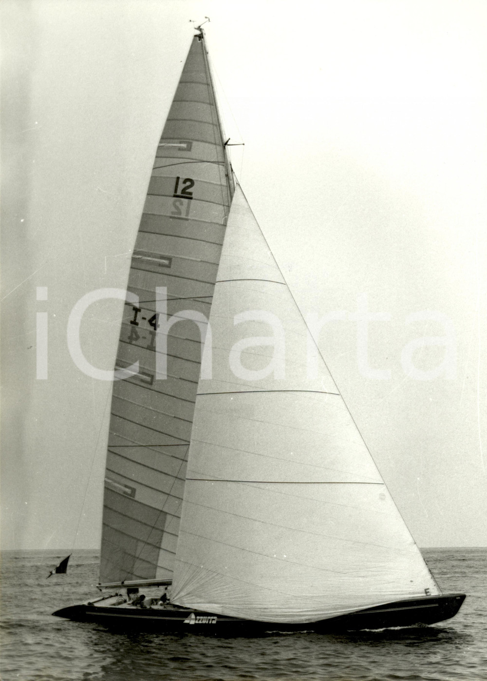 Fotografia d epoca originale 1983 SAILING REGATTA Vela AZZURRA I4 prende il largo Collaudo imbarcazione Foto 1