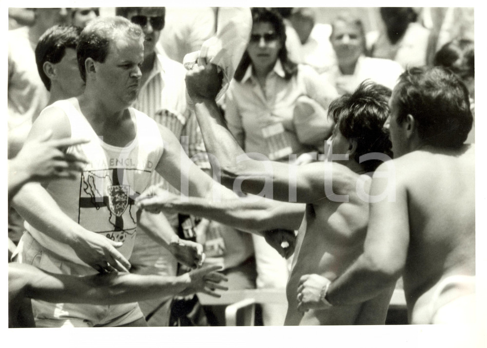 Fotografia d epoca originale 1986 MESSICO Mondiali ARGENTINA  INGHILTERRA Hooligans violenti per FALKLAND 1