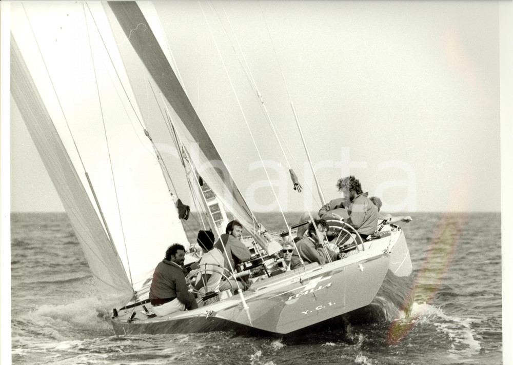Fotografia d epoca originale 1986 VELA Imbarcazione ITALIA Yacht Club Italiano SAILING REGATTA Foto 30 x 24 1