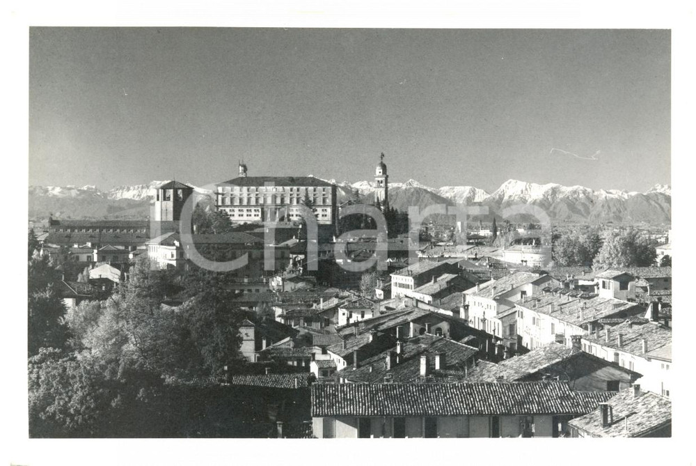 Cartolina originale da collezione 1950 UDINE Veduta panoramica con Castello Cartolina postale FG VG 1