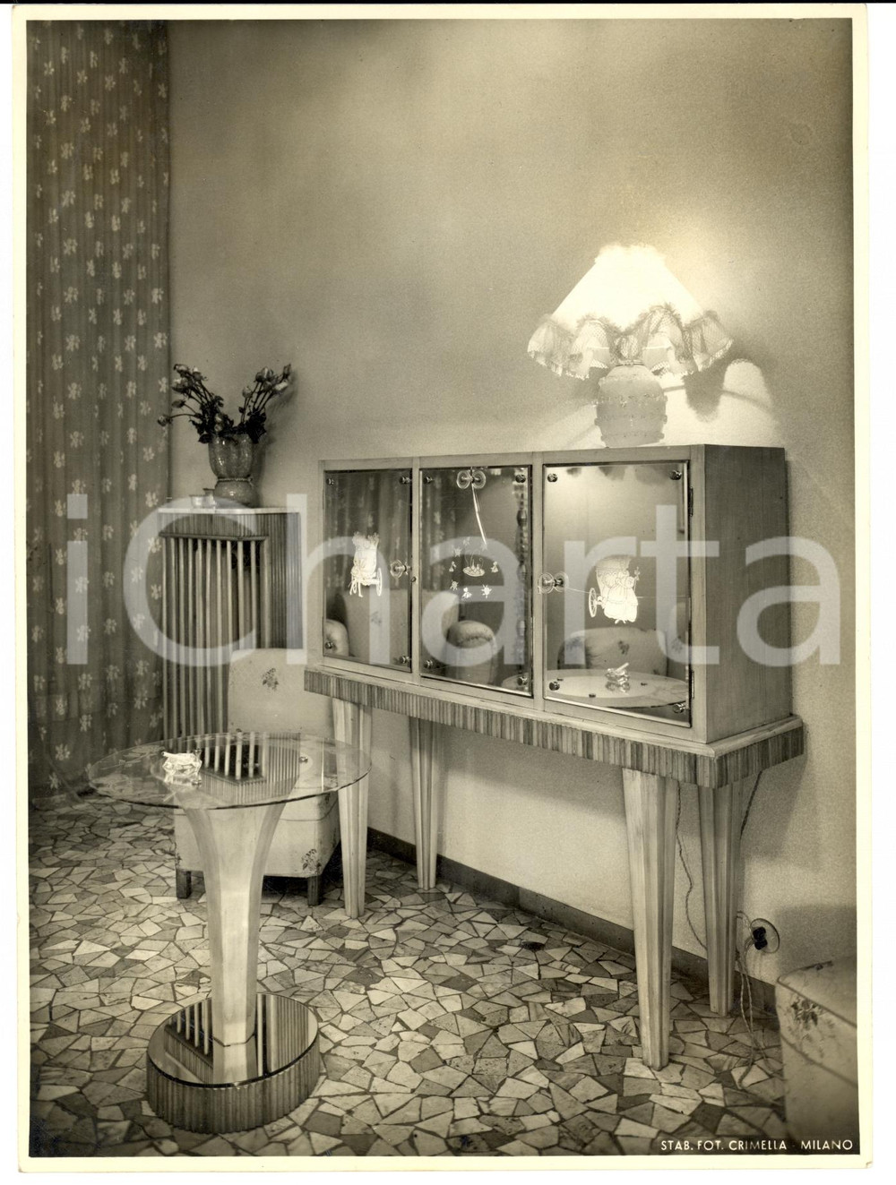 Fotografia d epoca originale 1960 ca SEVESO Mobili Fratelli BARNI Modello salotto cristallo Foto CRIMELLA 1