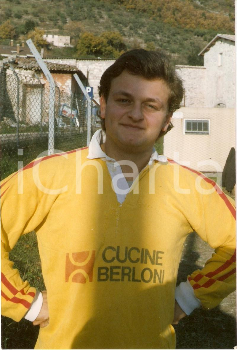 Fotografia d epoca originale 1990 ca PESARO Calcio Cucine BERLONI Paolo MARCANTOGNINI Ritratto Fotografia 1