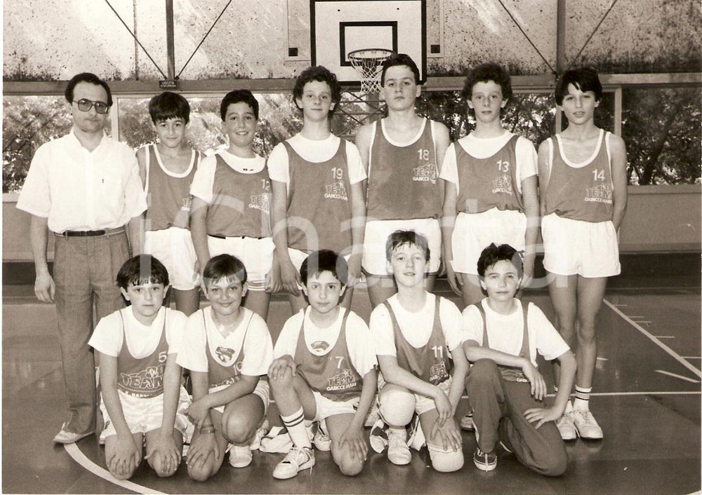 Fotografia d epoca originale 1990 ca PESARO Torneo minibasket Team 80 GABICCE Fotografia di squadra 1