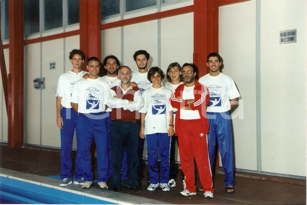Fotografia d epoca originale 1990 ca FOSSOMBRONE PU Associazione Amici dello Sport NUOTO Fotografia 1