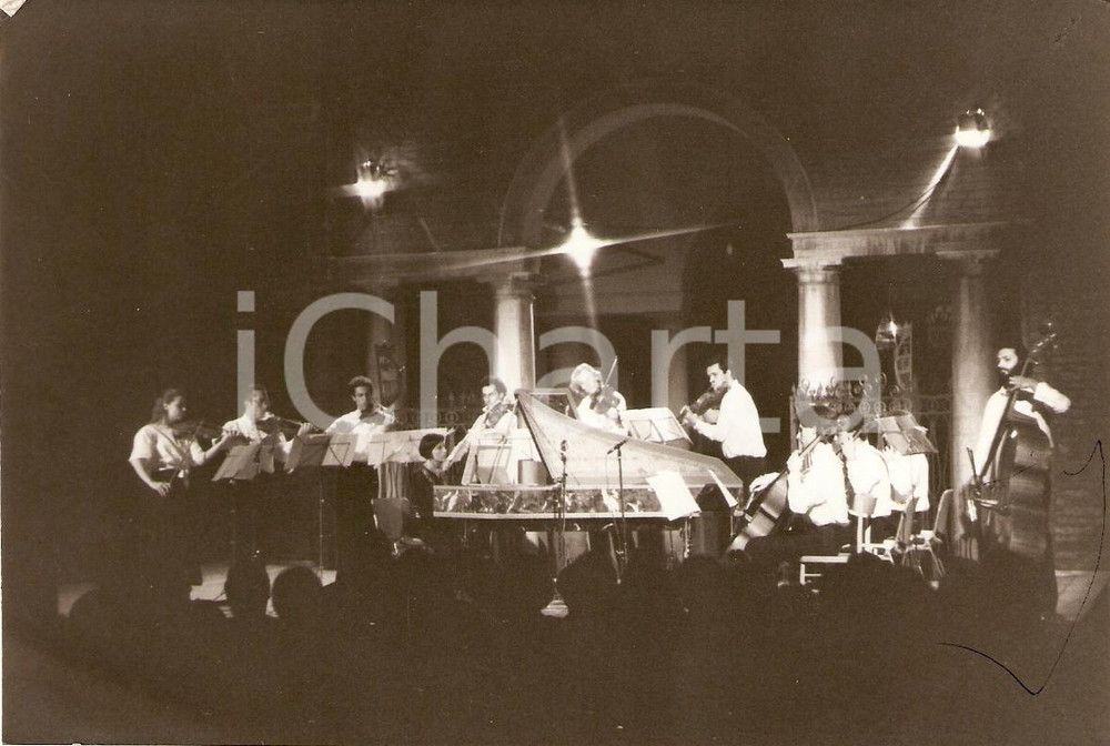 Fotografia d epoca originale 1990 PESARO Orchestra d archi ARS ET GAUDIUM in concerto Fotografia 1