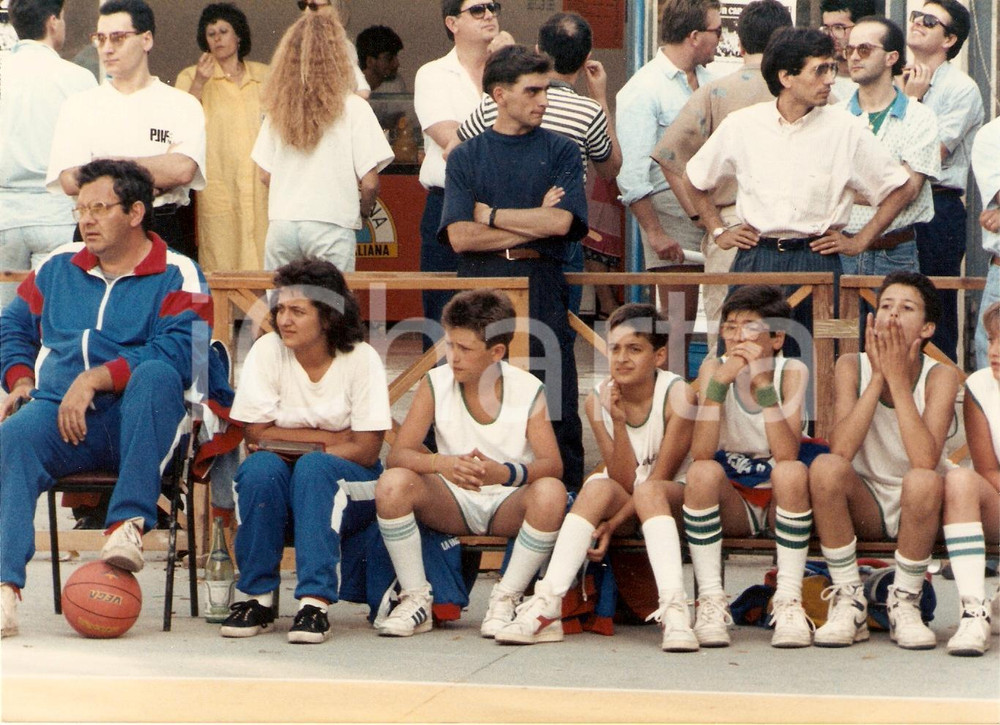 Fotografia d epoca originale 1990 ca FOSSOMBRONE PU Torneo internazionale MINIBASKET Pubblico Fotografia 1