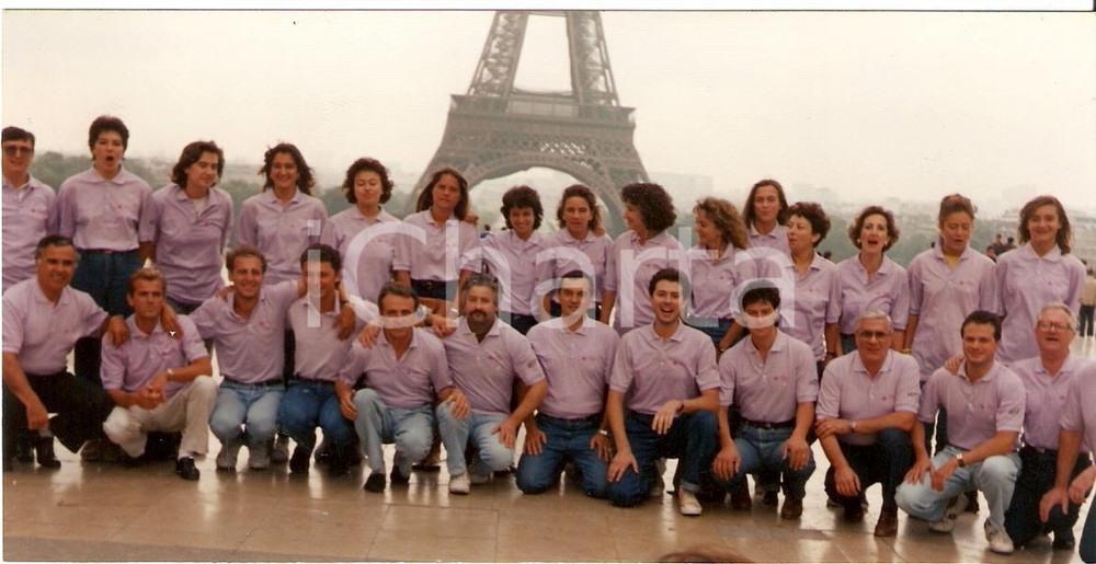 Fotografia d epoca originale 1985 1990 ca PARIGI F Coro SAN CARLO di PESARO in trasferta Foto di gruppo 1