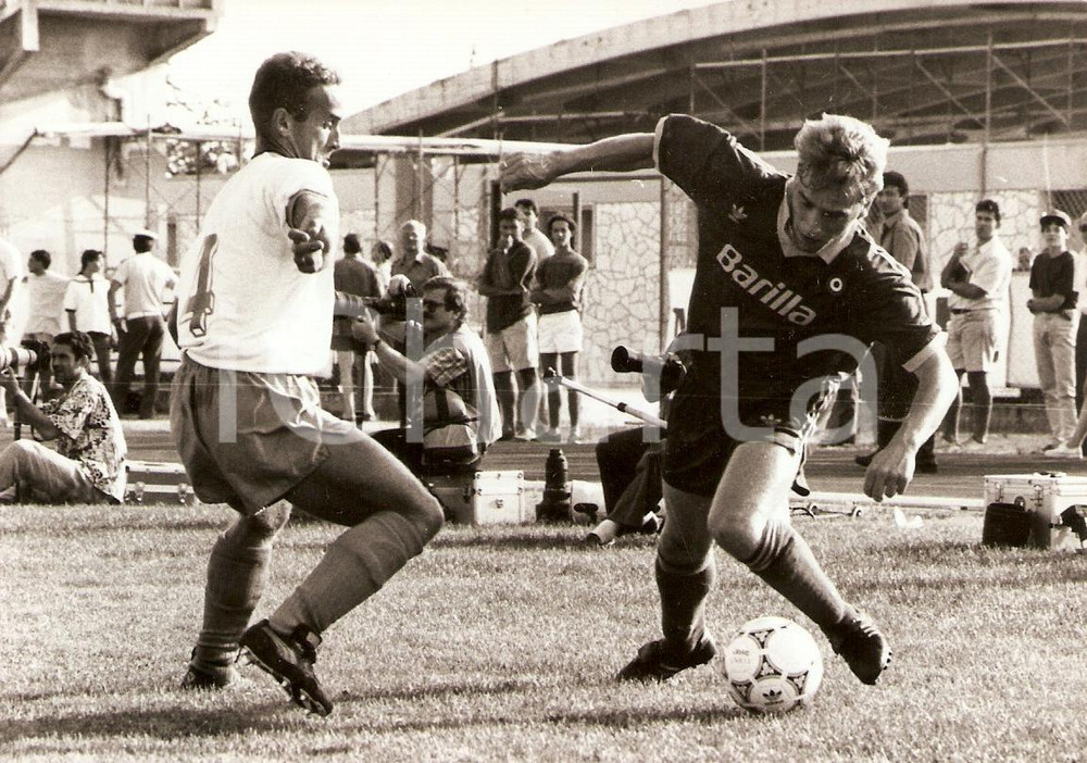 Fotografia d epoca originale 1991 URBINO Calcio ROMA vs. URBINO Dribbling di Thomas HASSLER Foto 1
