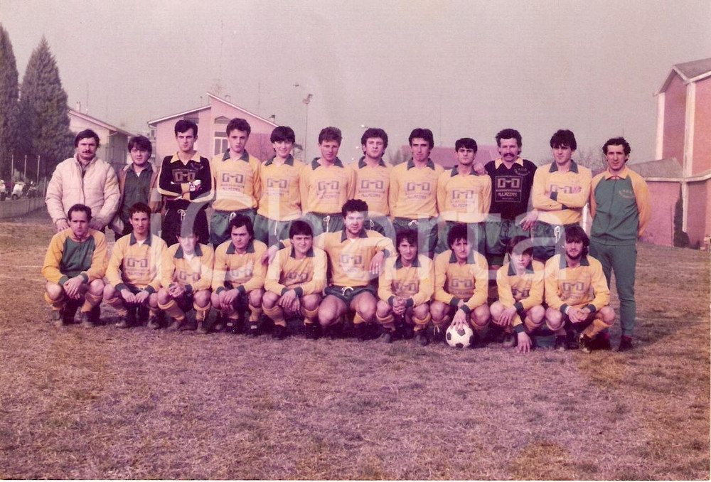 Fotografia d epoca originale 1990 ca COLBORDOLO PU Squadra di CALCIO III Categoria Foto di squadra 1