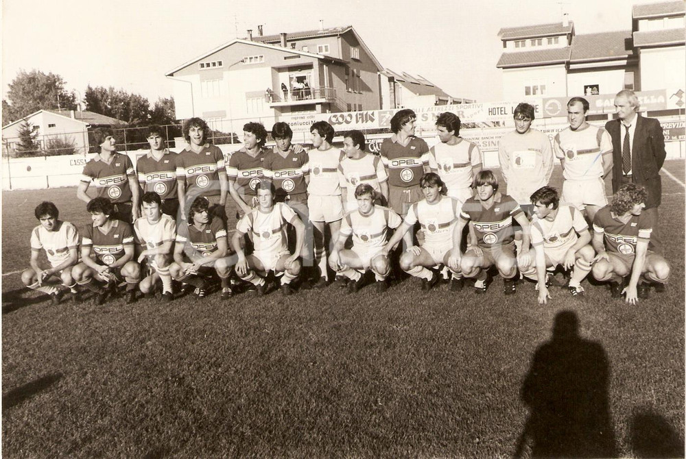 Fotografia d epoca originale 1983 SANT ANGELO IN VADO PU Calcio VADESE vs. A.C. FIORENTINA Foto di squadra 1