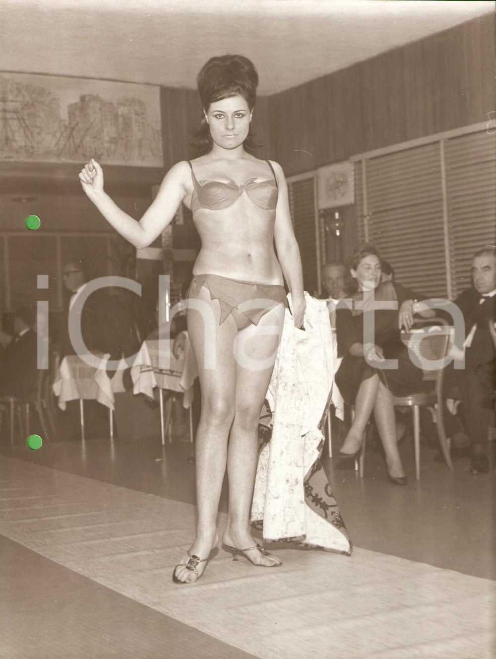 Fotografia d epoca originale 1960 ca GENOVA NERVI Sfilata costumi da bagno LEGA NAVALE Bikini VINTAGE Foto 1