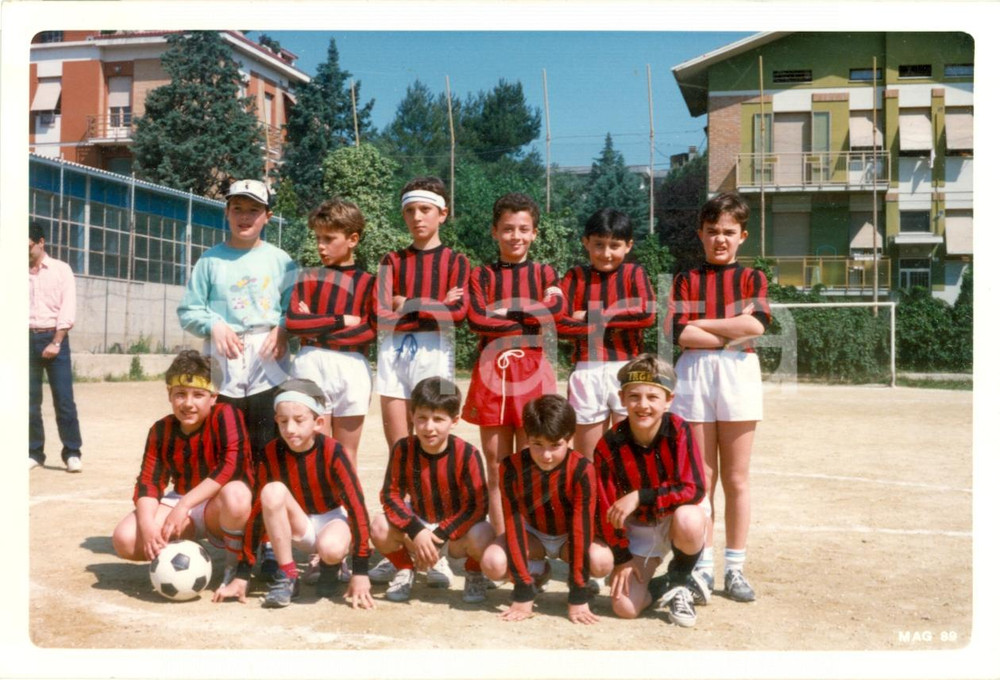 Fotografia d epoca originale 1989 PESARO Scuola SANTA MARIA DELLE FABBRECCE vince torneo calcio FOTOGRAFIA 1
