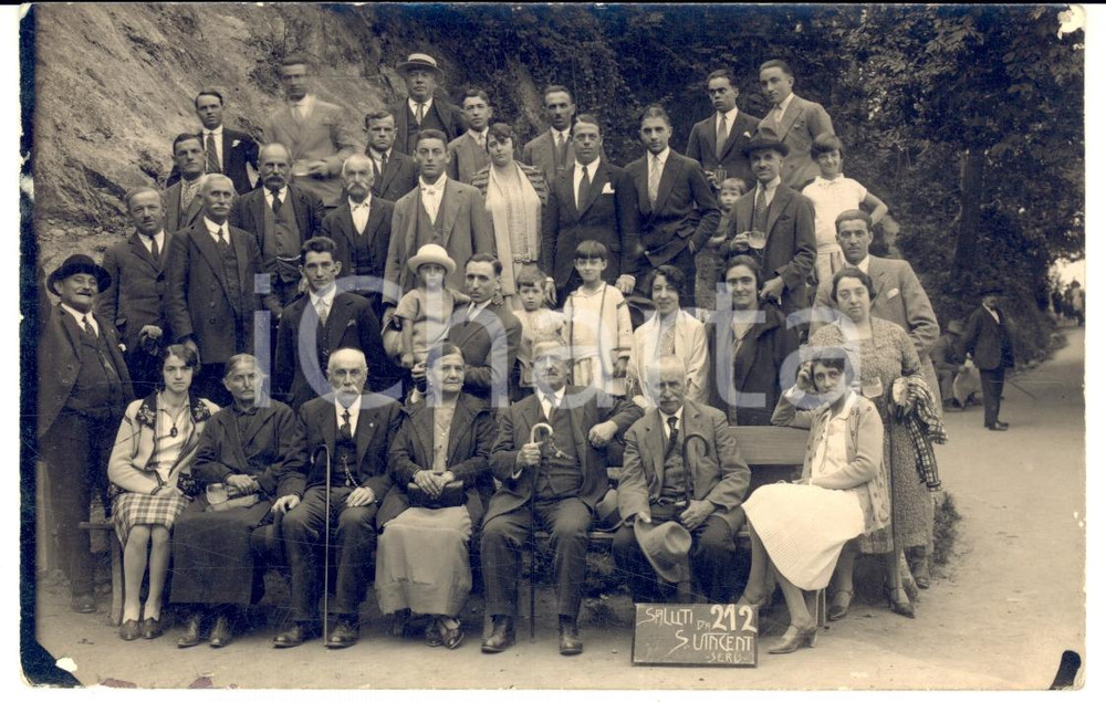 Fotografia d epoca originale 1927 SAINTVINCENT AO Famiglia SERIS  ritratto di gruppo Cartolina FP NV 1