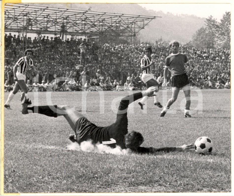 Fotografia d epoca originale 1975 ca VILLAR PEROSA TO JUVENTUS Franco CAUSIO e Pietro ANASTASI in azione 1