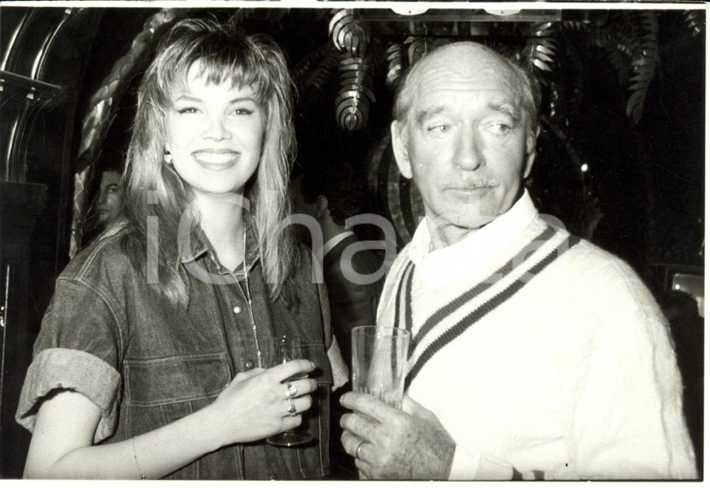 Fotografia d epoca originale 1986 PARIS Eddie BARCLAY produttore musicale e la nuova fidanzata Cathy Foto 1