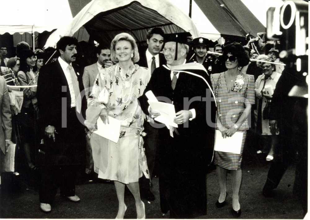 Fotografia d epoca originale 1985 USA Frank SINATRA dottore honoris causa Institute of Technologie STEVENS 1