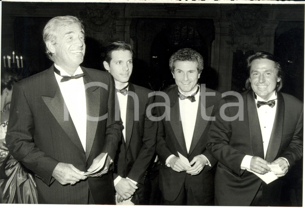 Fotografia d epoca originale 1989 PARIS Jean Paul BELMONDO con il figlio e Claude LELOUCH Gala contro cancro 1