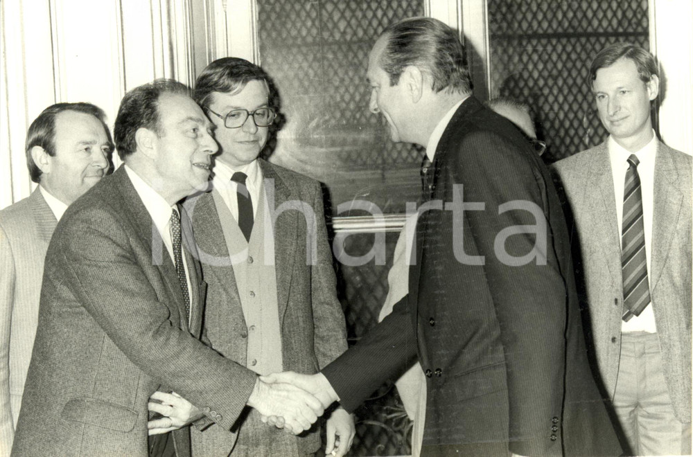 Fotografia d epoca originale 1987 PARIS Jean BORNARD Segratario CFTC stringe mano a Jacques CHIRAC Foto 1