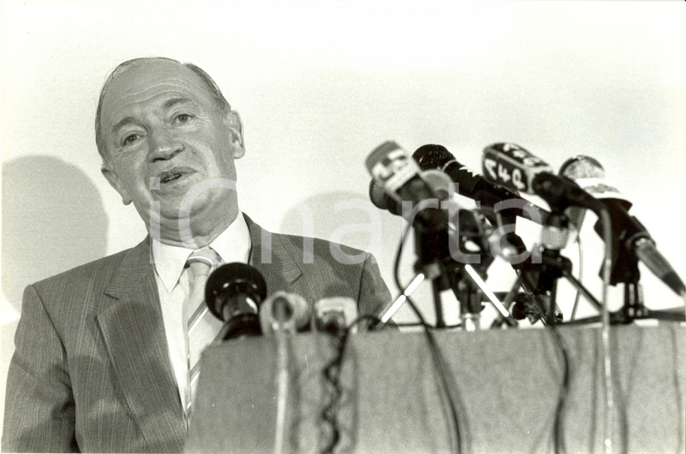 Fotografia d epoca originale 1987 PARIS Marceau LONG PDG AIR FRANCE durante una conferenza stampa Foto 1