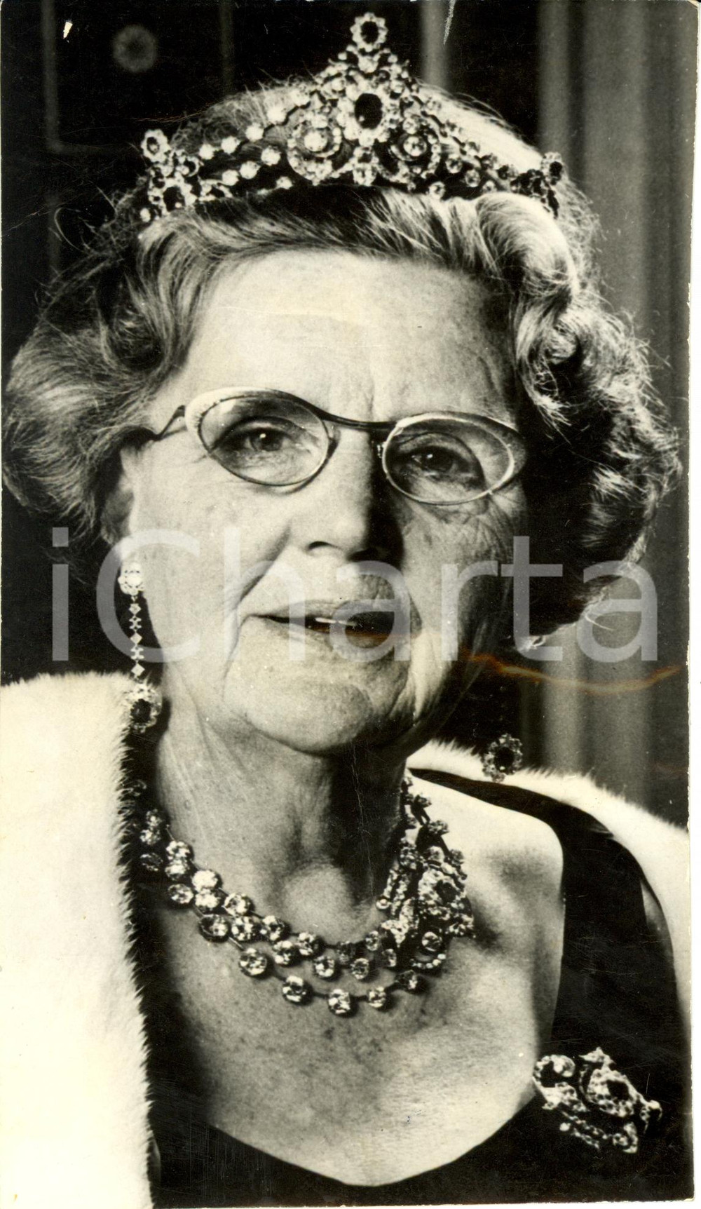 Fotografia d epoca originale 1970 ca L AIA Regina Giuliana d OLANDA con i gioielli reali Fotografia 9 x 16 cm 1