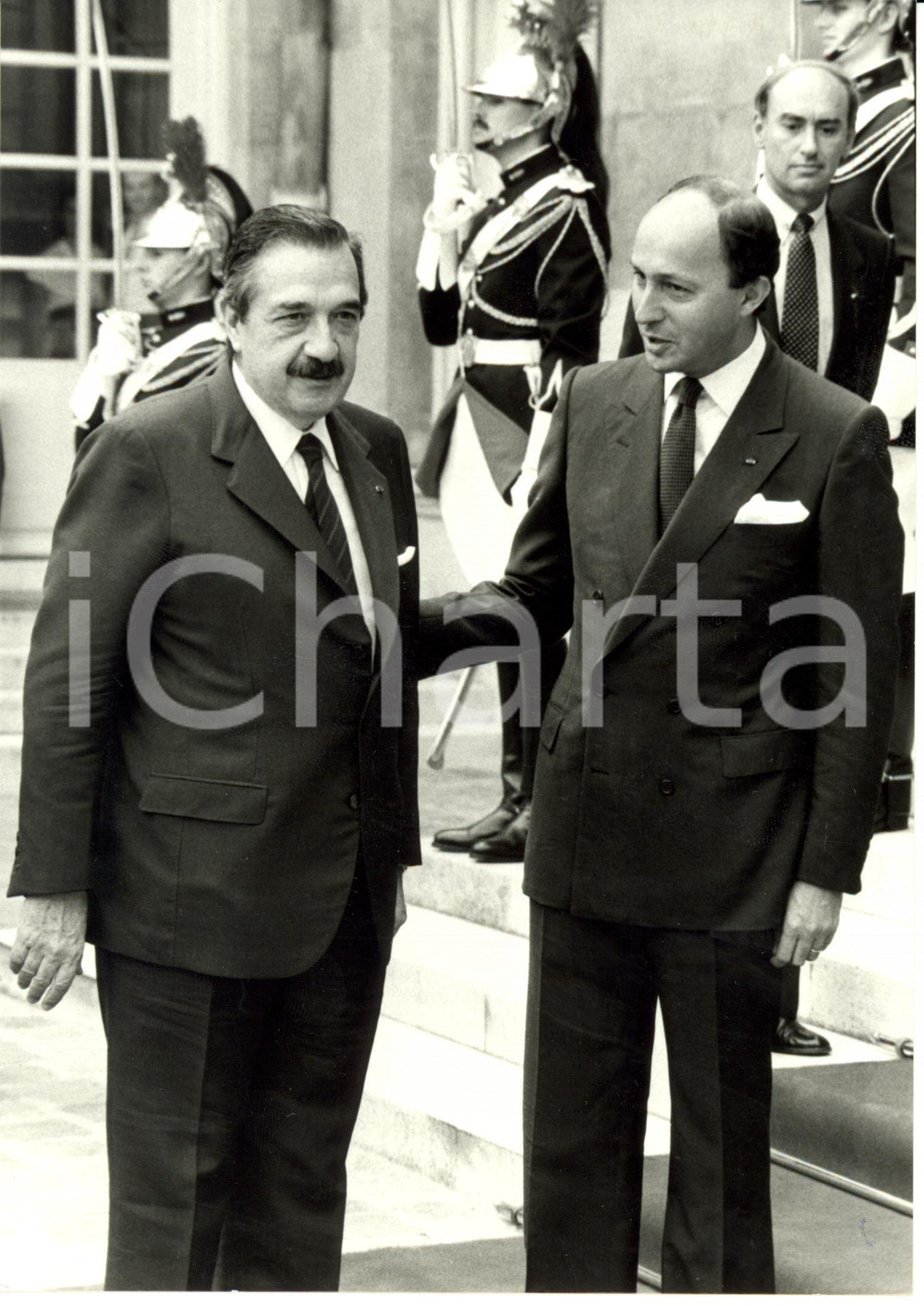 Fotografia d epoca originale 1985 PARIS Hotel MATIGNON Raul ALFONSIN presidente ARGENTINA con Laurent FABIUS 1