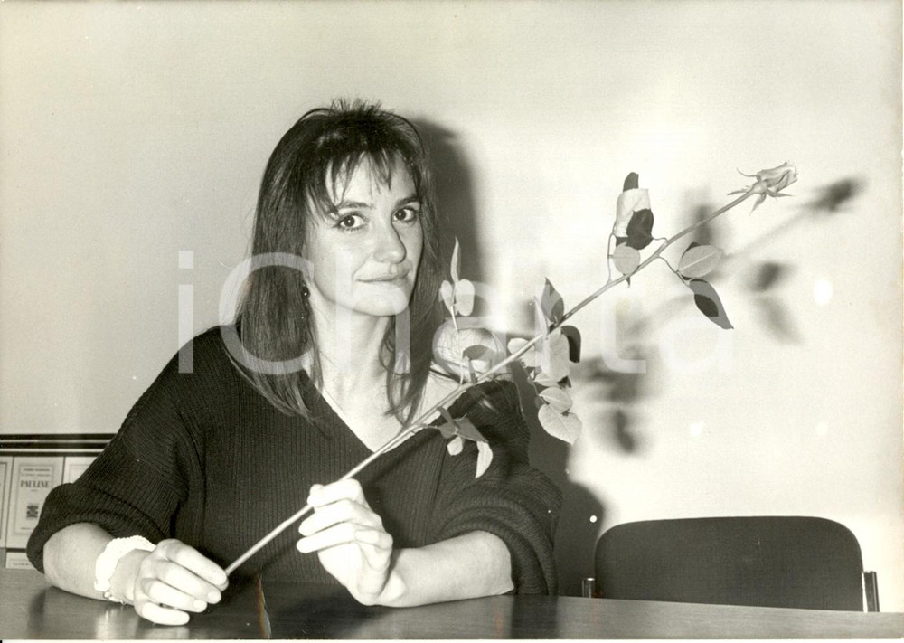 Fotografia d epoca originale 1985 PARIS F Raphaele BILLETDOUX vincitrice del Premio RENAUDOT Foto KEYSTONE 1