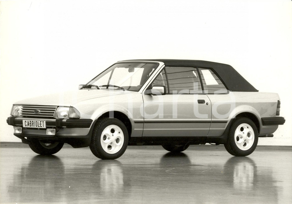 Fotografia d epoca originale 1980 ca USA ? Nuova automobile FORD ESCORT SERIE III CABRIOLET PUBBLICITARIA 1