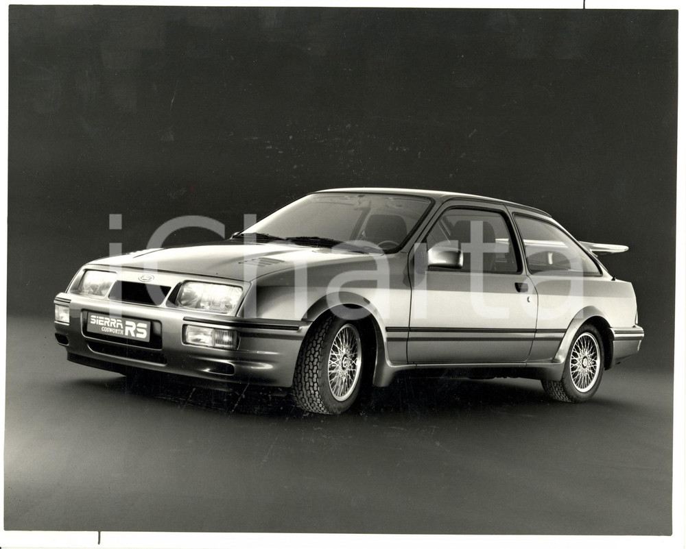 Fotografia d epoca originale 1983 FRANCIA Nuova automobile sportiva FORD SIERRA COSWORTH RS motore 204 CV 1
