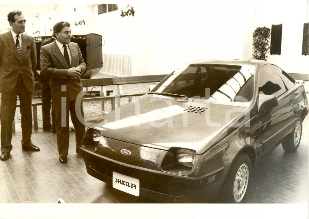 Fotografia d epoca originale 1980 ca USA ? Esposizione prototipo nuova FORD SHUTTLER Foto PUBBLICITARIA 1