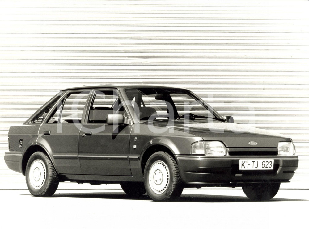 Fotografia d epoca originale 1986 FRANCIA La nuova FORD ESCORT GHIA SERIE III RESTYLING Foto PUBBLICITARIA 1