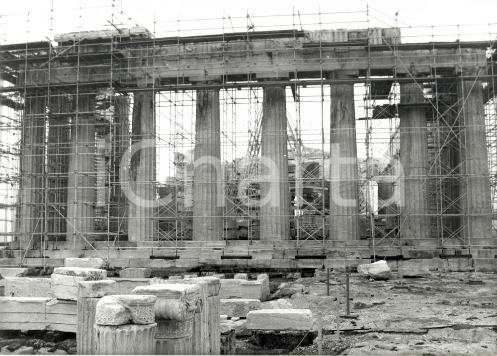Fotografia d epoca originale 1980 ca ATENE I templi dell ACROPOLI sottoposti a lavori di restauro Fotografia 1